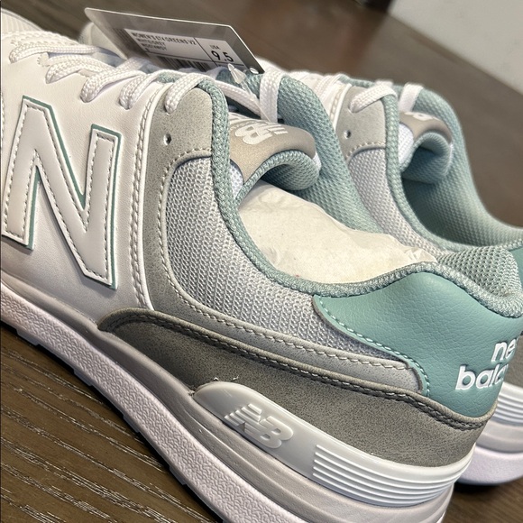 New Balance Women's 574 Greens V2 Light Gray and White Sneakers - Picture 4 of 6